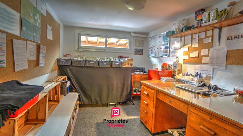 Maison - 143 m² - 8 pièces