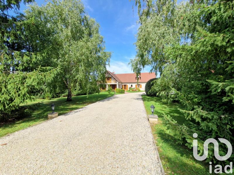 Maison - 300 m² - 9 pièces