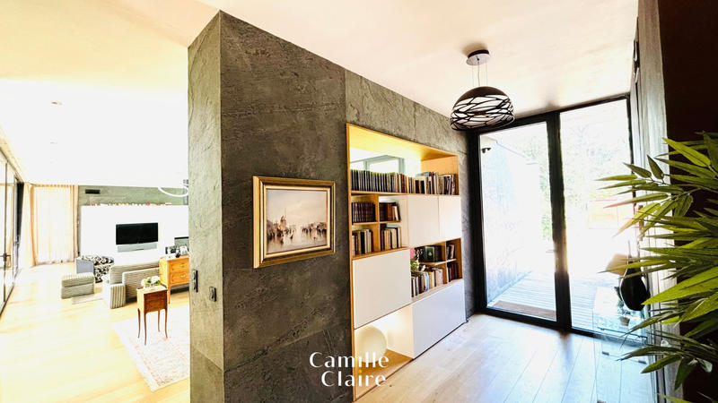 Maison - 240 m² - 5 pièces