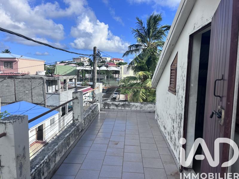 Maison - 250 m² - 8 pièces