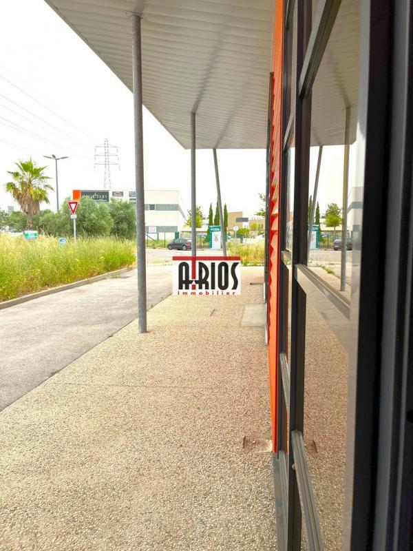 Local d'activité / Entrepôt - 290 m²