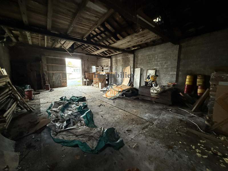 Maison - 340 m² - 2 pièces