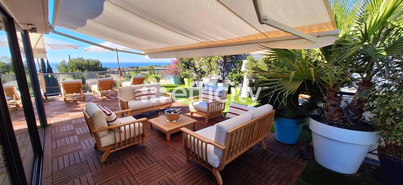 Penthouse - 85 m² - 4 pièces