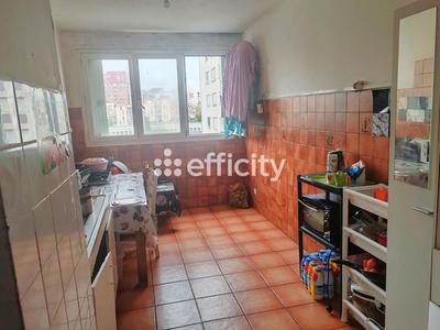 Appartement - 96 m² - 5 pièces