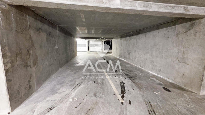 Parking / Garage - 13 m²