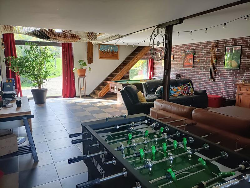 Maison - 240 m² - 9 pièces