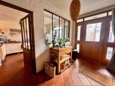 Maison - 270 m² - 6 pièces