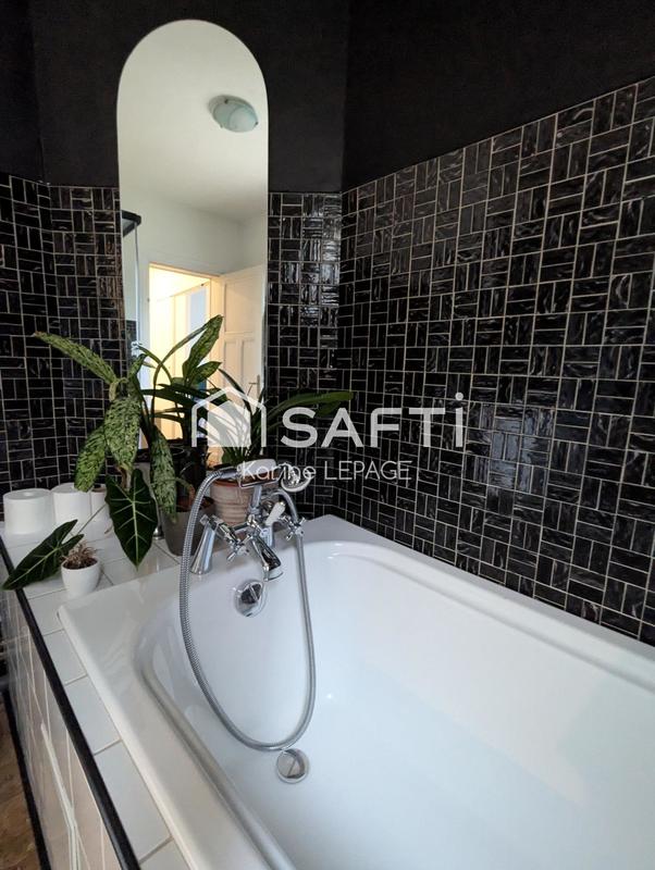 Maison - 82 m² - 6 pièces