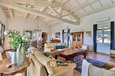 Demeure - 255 m² - 7 pièces