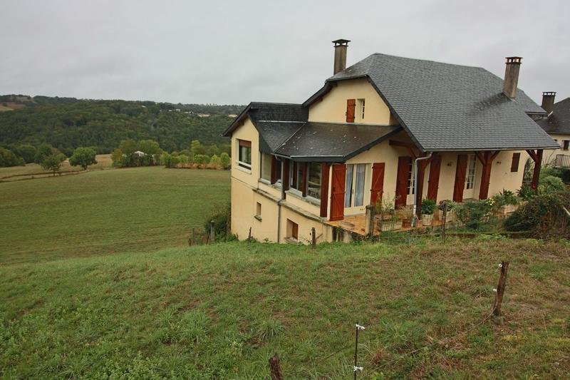 Maison - 208 m² - 8 pièces