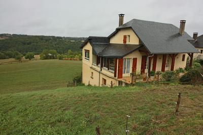 Maison - 208 m² - 8 pièces