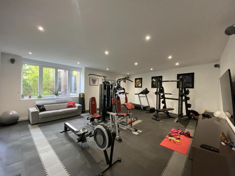 Maison - 371 m² - 8 pièces