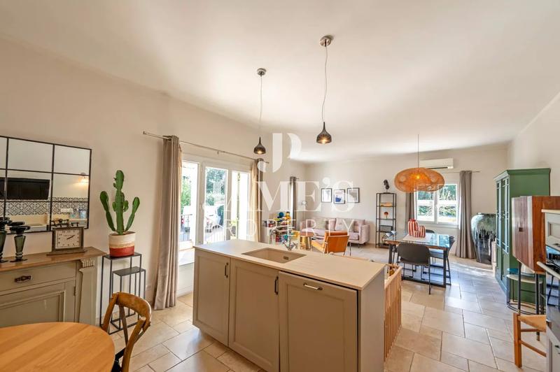 Maison - 158 m² - 6 pièces