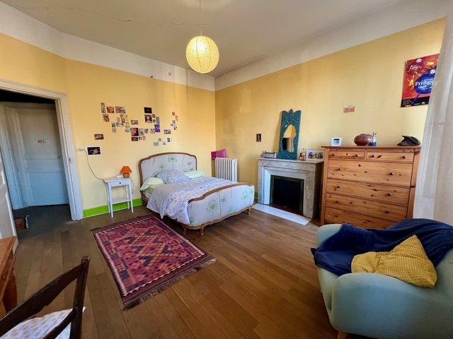 Maison - 185 m² - 7 pièces