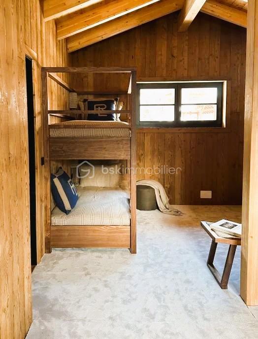 Châlet - 350 m² - 9 pièces