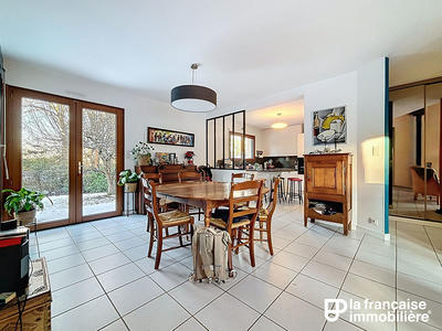 Maison - 161 m² - 8 pièces