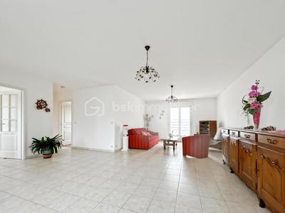 Maison - 93 m² - 5 pièces