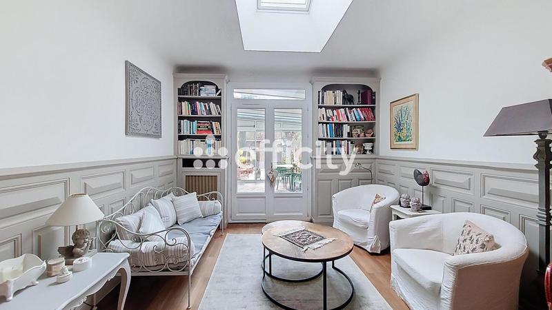 Maison - 200 m² - 7 pièces