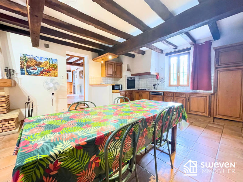 Maison - 340 m² - 8 pièces