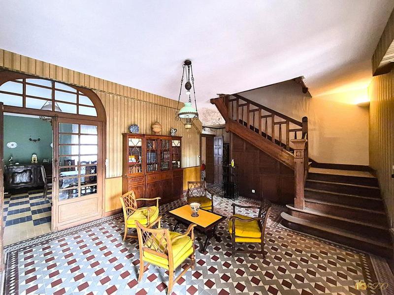 Maison de maîtres - 330 m² - 14 pièces