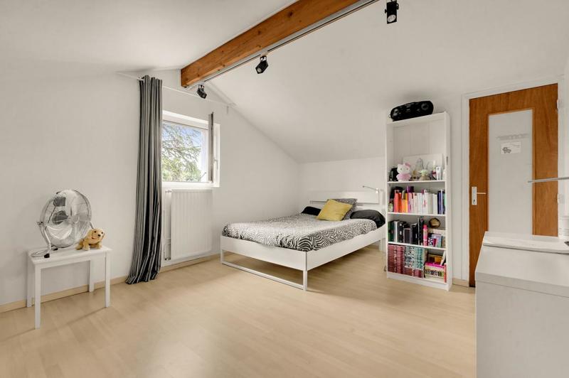 Maison - 240 m² - 6 pièces