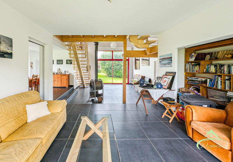 Maison - 261 m² - 8 pièces