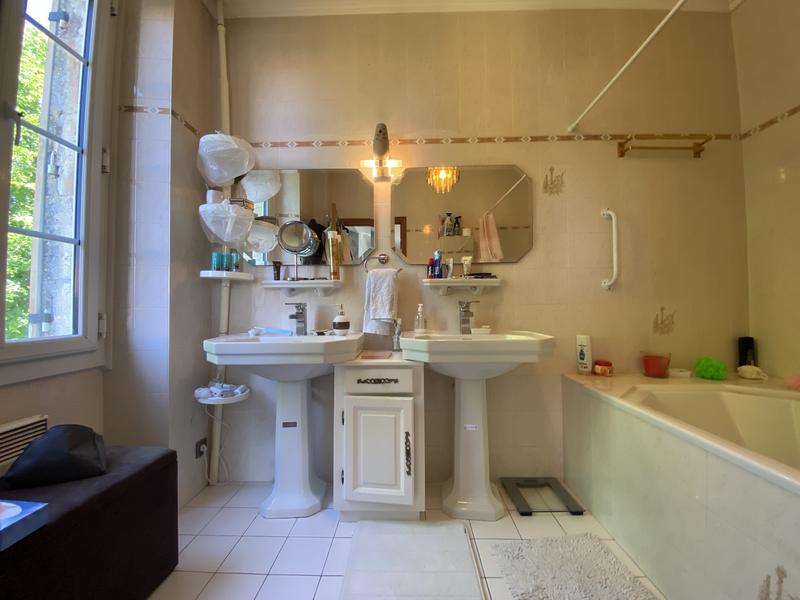 Maison - 276 m² - 9 pièces