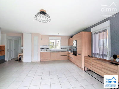 Maison - 101 m² - 5 pièces