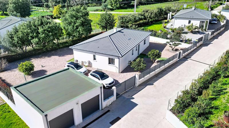 Villa - 99 m² - 4 pièces