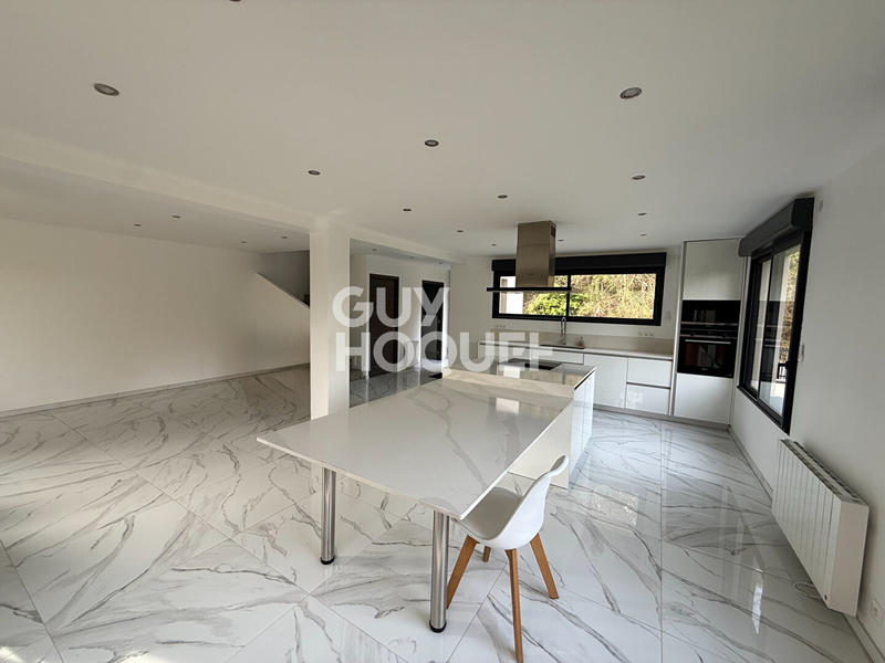 Maison - 140 m² - 5 pièces