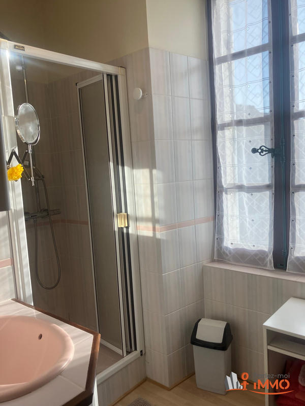 Maison - 187 m² - 8 pièces