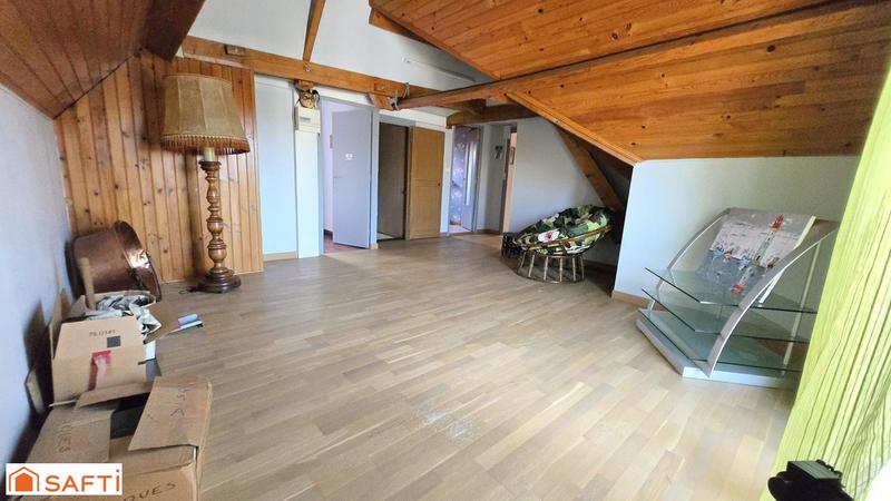 Maison - 200 m² - 9 pièces