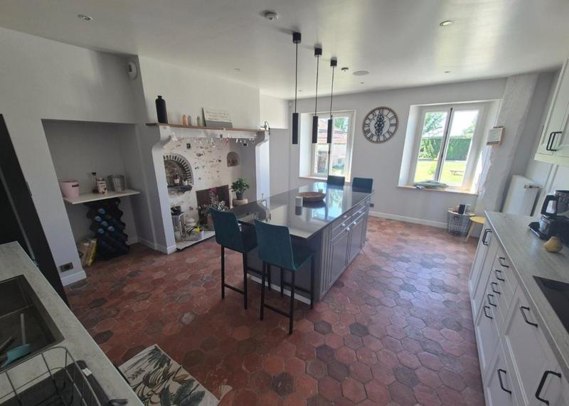 Maison - 231 m² - 8 pièces