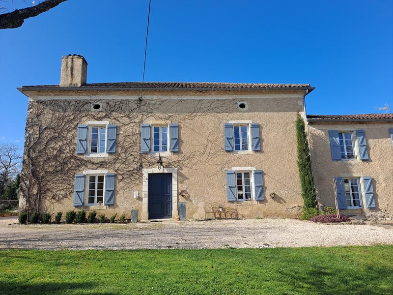 Maison - 390 m² - 10 pièces