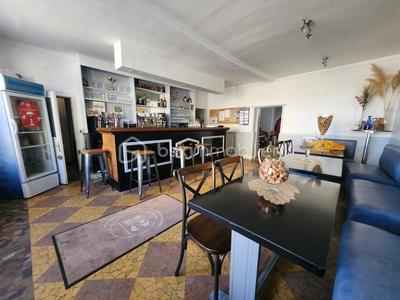 Local commercial - 208 m² - 7 pièces