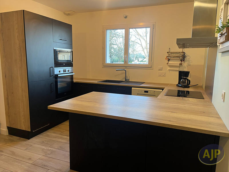 Maison - 90 m² - 4 pièces