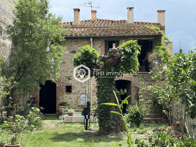 Maison - 328 m² - 10 pièces