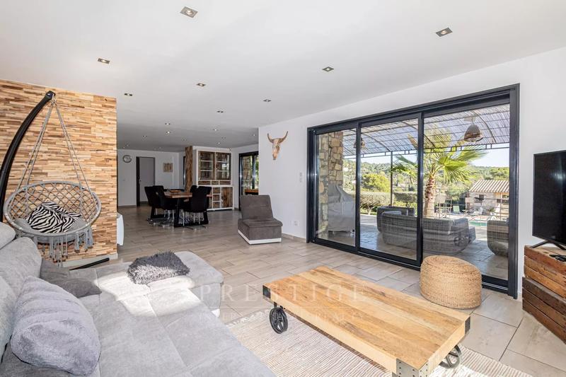 Villa - 192 m² - 7 pièces