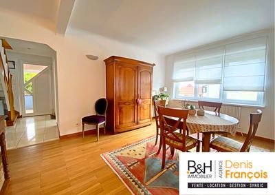 Maison traditionnelle - 182 m² - 7 pièces