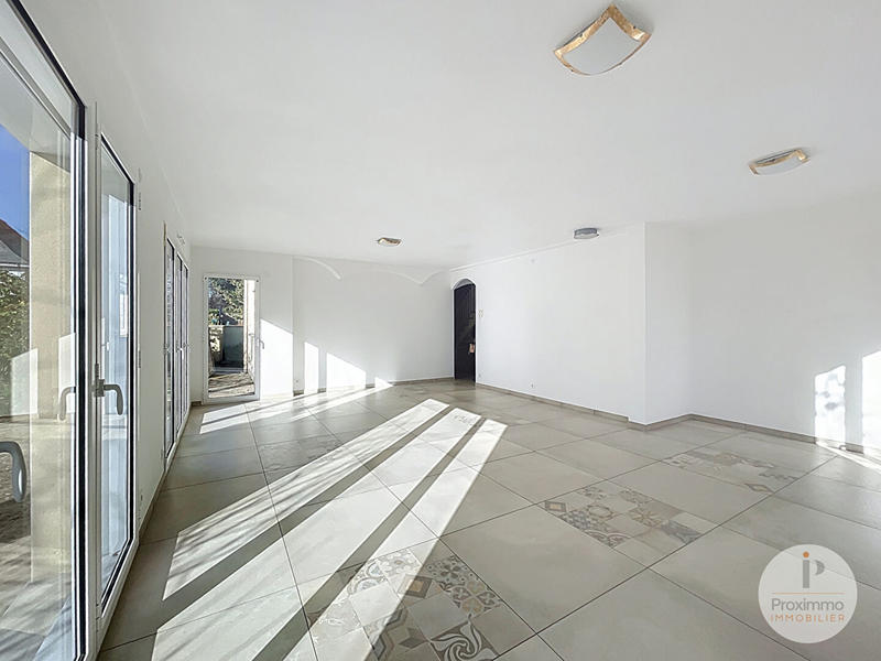 Maison - 200 m² - 7 pièces