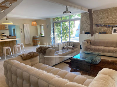 Maison - 298 m² - 9 pièces