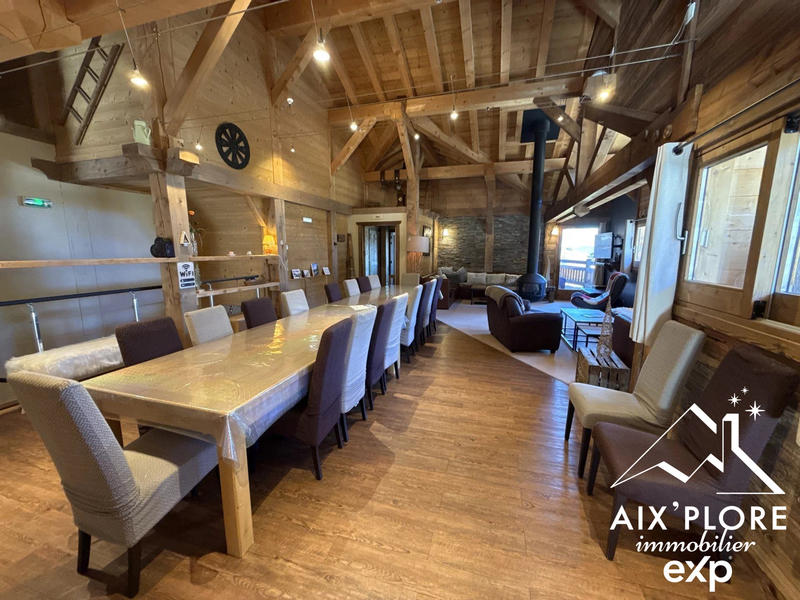 Châlet - 433 m² - 9 pièces
