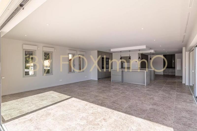 Appartement - 200 m² - 4 pièces