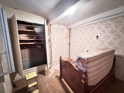 Maison - 220 m² - 8 pièces