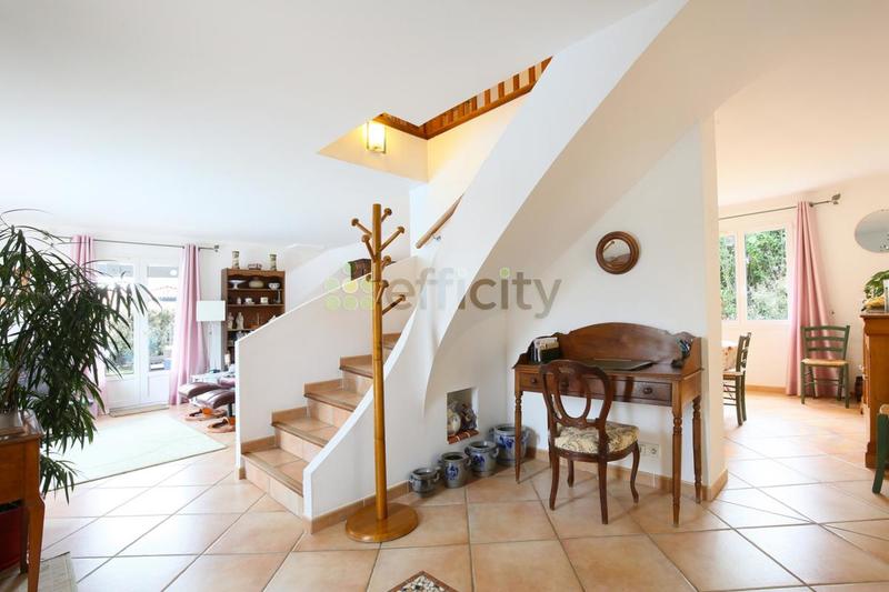 Maison - 196 m² - 6 pièces