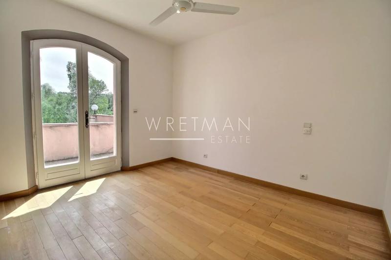 Villa - 230 m² - 6 pièces