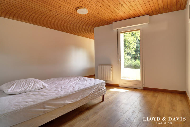 Maison - 195 m² - 8 pièces