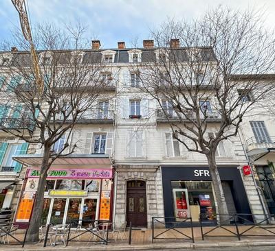 Appartement - 84 m² - 4 pièces