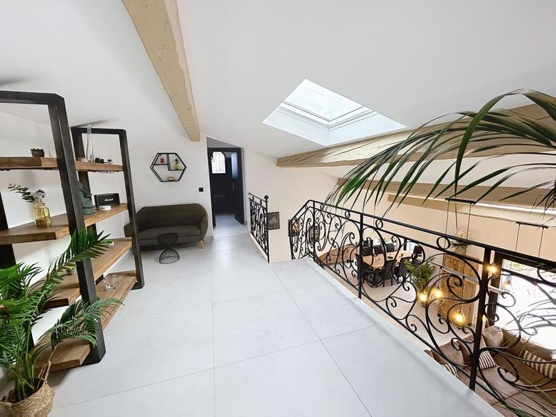 Villa - 210 m² - 6 pièces