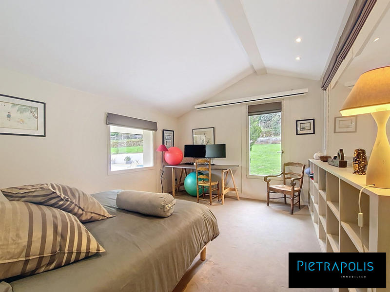 Villa - 265 m² - 7 pièces